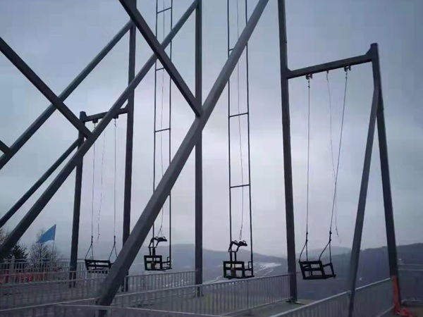 悬崖秋千