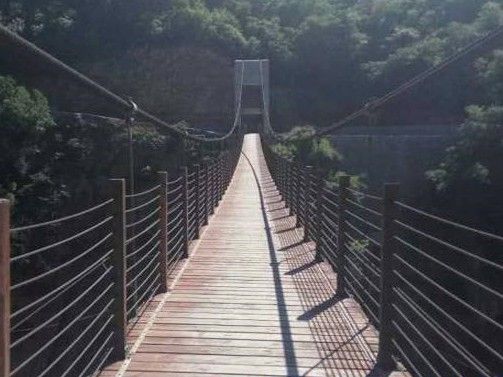 木板吊桥