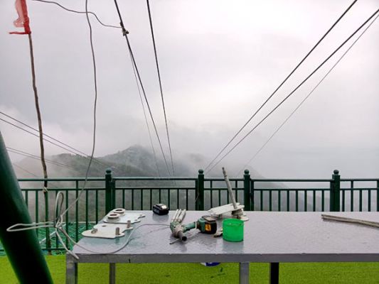 高空滑索